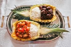 Vištieną ananase kaunietė ruošia pagal Maltoje išgirstą receptą