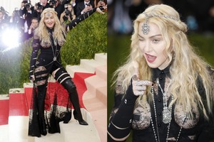 Metų pokylyje Madonna apnuogino krūtis ir užpakalį