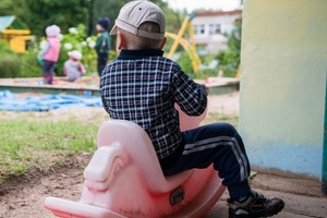 Dirbanti mama net žagtelėjo pamačiusi sūnaus išleistuvių kainą