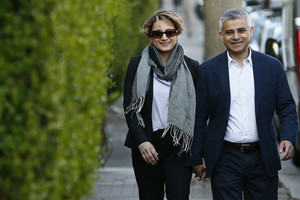 S.Khanas gali švęsti: jis bus pirmasis Londono meras musulmonas