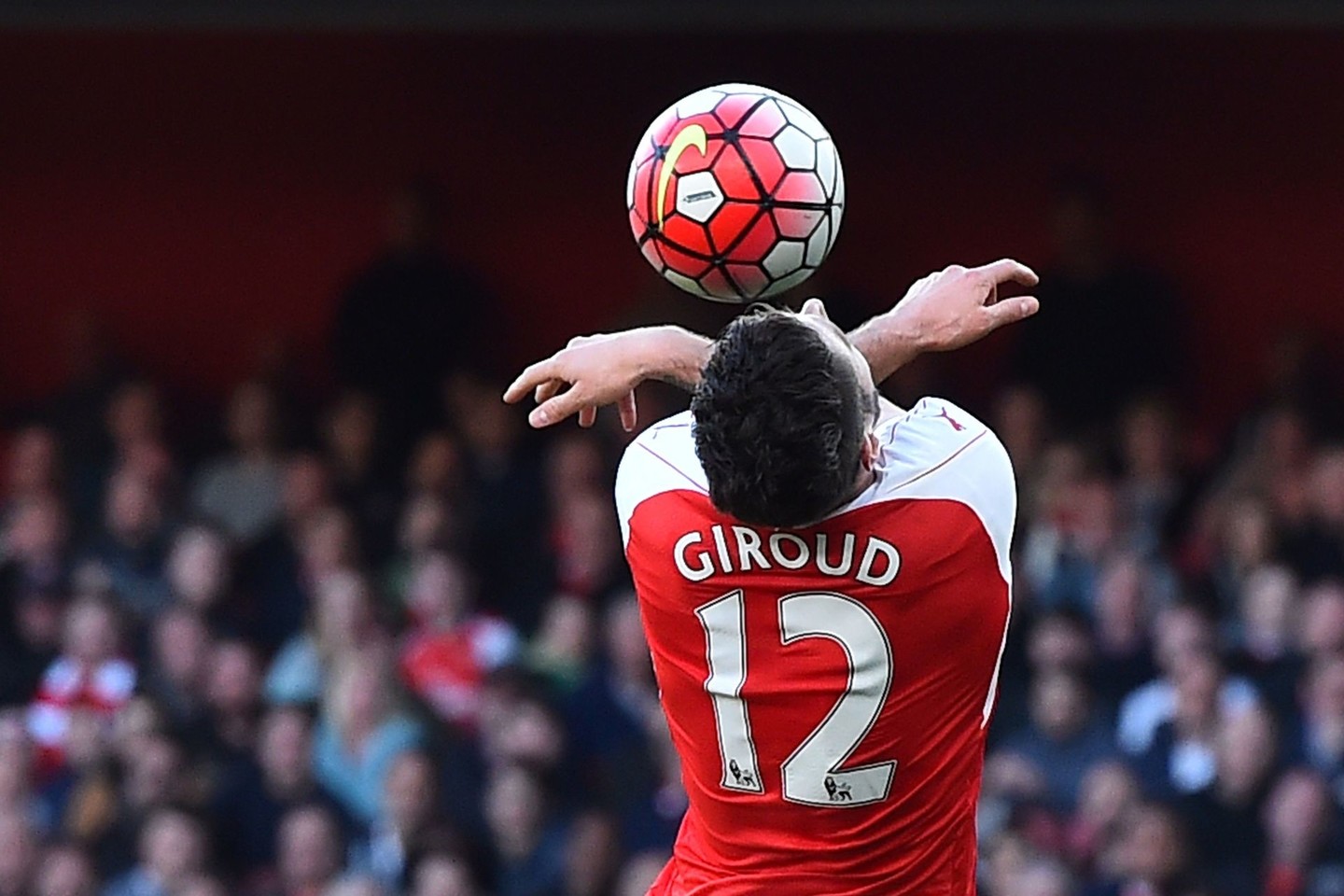 Į trečiąją vietą realiausiai pretenduoja Londono „Arsenal“.