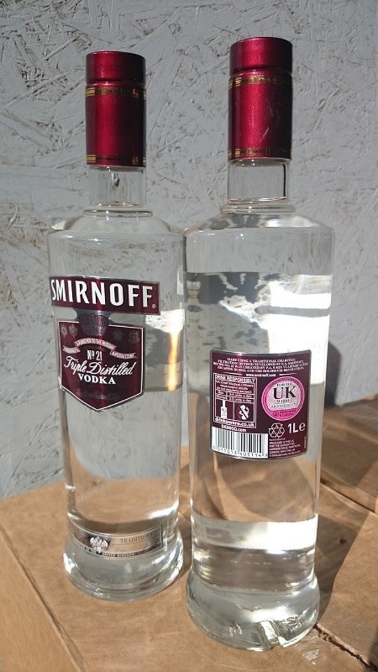 Pasienyje su Latvija įkliuvę jonaviškiai gabeno, įtariama, padirbto alkoholio krovinį.