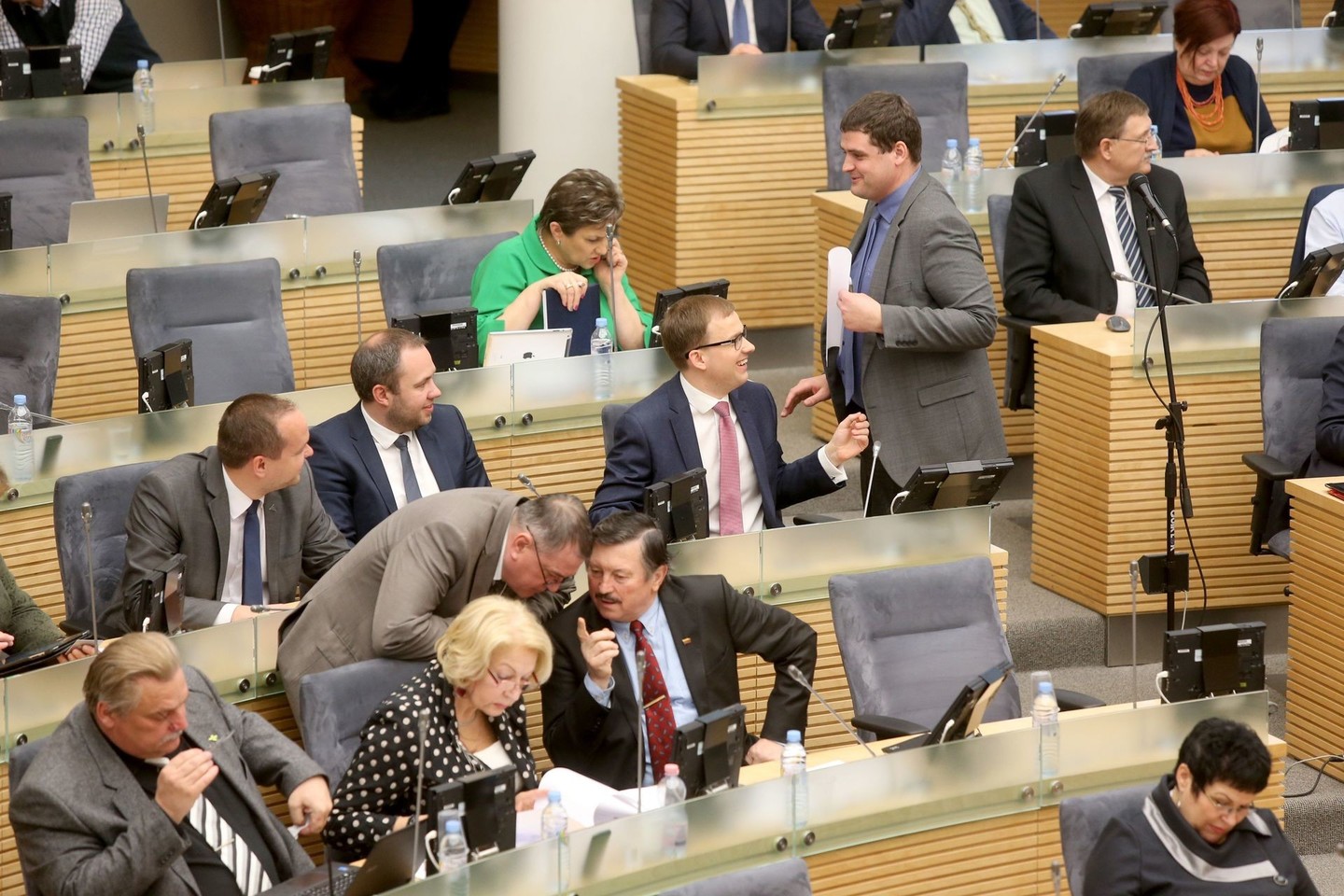 Už nutarimo projektą dėl komisijos sudarymo balsavo 44 Seimo nariai, prieš buvo 26, susilaikė 4 parlamentarai.<br>R.Danisevičiaus asociatyvi nuotr.