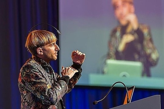 Žmogus su antena galvoje pasakojo Lietuvai, kaip tapti kiborgais