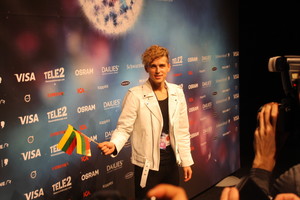 D. Montvydas paaiškino, kodėl po šuolio paslydo scenoje