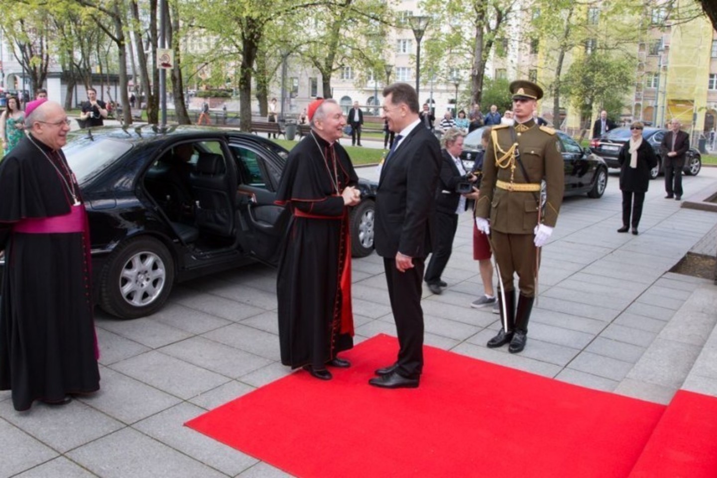 A.Butkevičius susitiko su Lietuvoje viešinčiu Vatikano valstybės sekretoriumi kardinolu P.Parolinu.