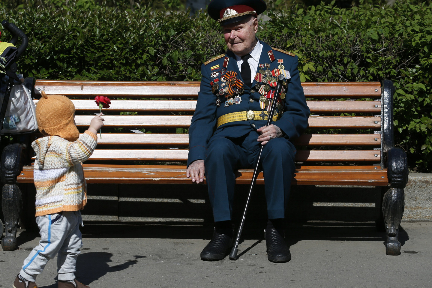Rusai veteranams rodo ypatingą pagarbą.<br>Reuters/Scanpix nuotr.