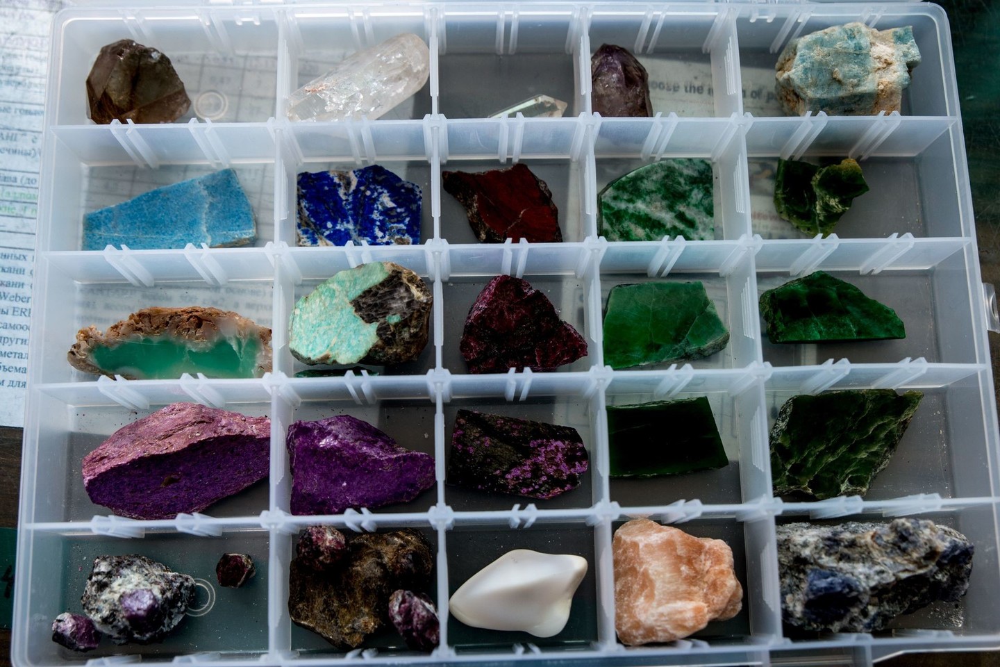 Mineralų paieškos – papildomas hobis ir tikslas žygių metu.<br>V.Ščiavinsko nuotr.