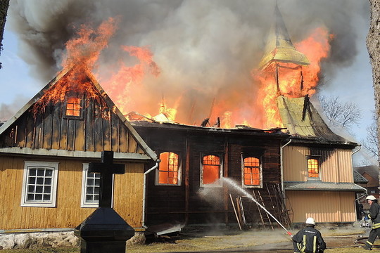 Medinės bažnyčios nuo gaisrų saugomos tik planais