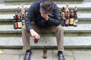 Jei atimsite iš alkoholikų pašalpas, negalėsime jiems padėti