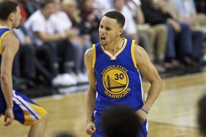 Stephenas Curry grįžo: iš pradžių nuvylė, o tada surengė fiestą