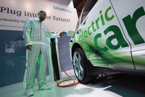 Elektromobilių gamyba suviliojo technologijų gigantą „Siemens“