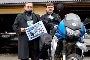 Du klebonai baikeriai: „Motociklas yra Dievo kūrinys“