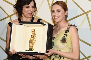 Lietuvių tremtinę vaidinanti aktorė apdovanota Kanuose