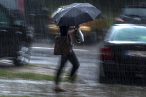 Orai: teks dažnai išskleisti skėtį, o sekmadienį bus dar blogiau