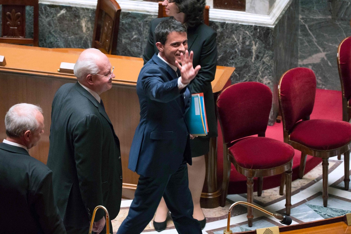 Šalies ministro pirmininko Manuelio Vallso ir prezidento Francois Hollande remiami prieštaringai vertinami pasiūlymai sukėlė dažnus ir kartais smurtinius gatvių protestus.