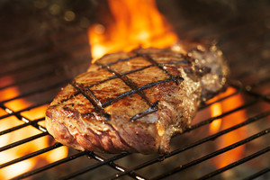 Trys padažai, kurie ant grotelių keptą mėsą pavers dar gardesne