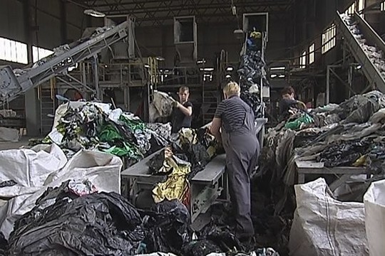 Kur panaudoja žmonių išmetamus plastikinius maišelius?