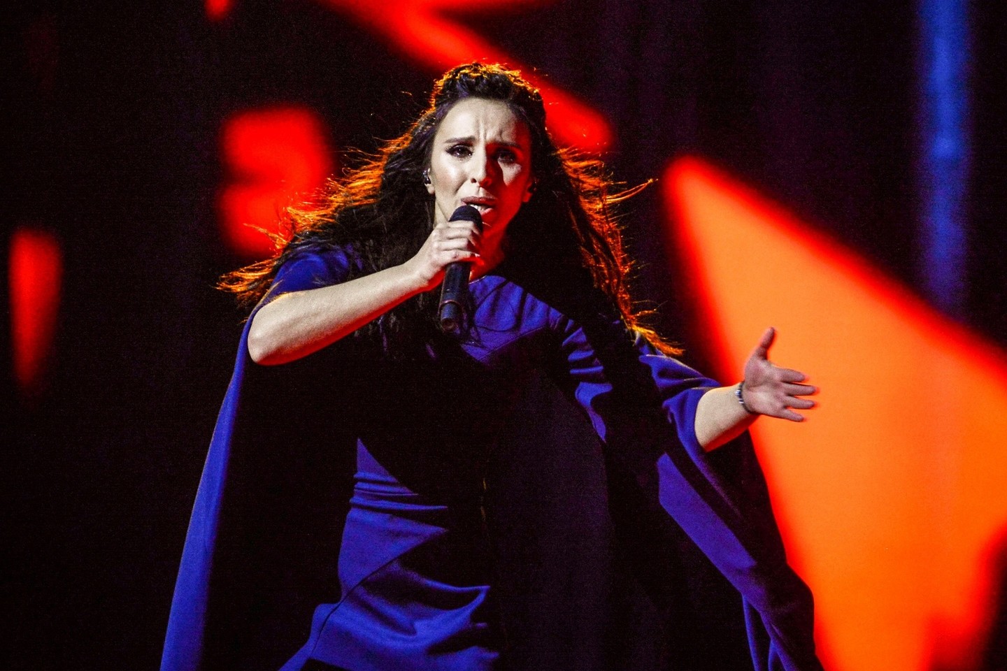 Dainą „1944“ šeštadienį vykusiame „Eurovizijos“ finale Stokholme atliko 32 metų Džamala, Krymo, kurį 2014 metais aneksavo Rusija, totorių musulmonų mažumos atstovė.<br>AFP/Scanpix nuotr.