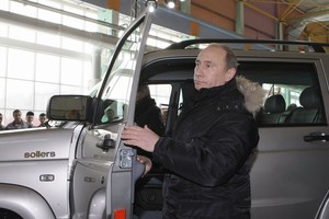 Vladimiras Putinas vos prisilietęs sulaužė naują UAZ visureigį