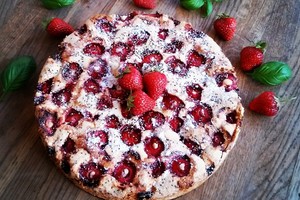 Nuostabus rabarbarų pyragas, kurį norėsis kepti vėl ir vėl