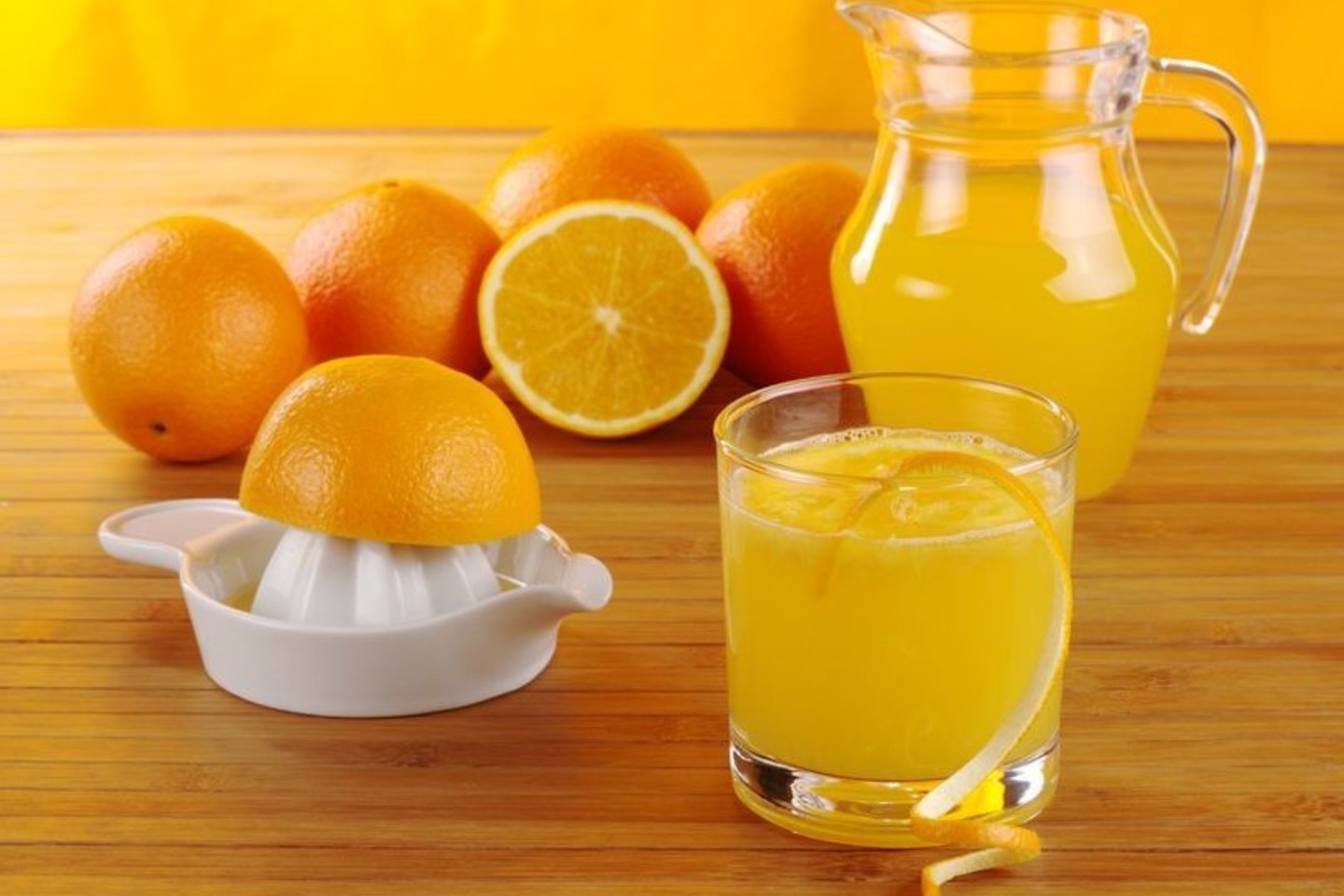 Apelsinų sultys ryte – puikus energijos šaltinis.<br>123rf nuotr.