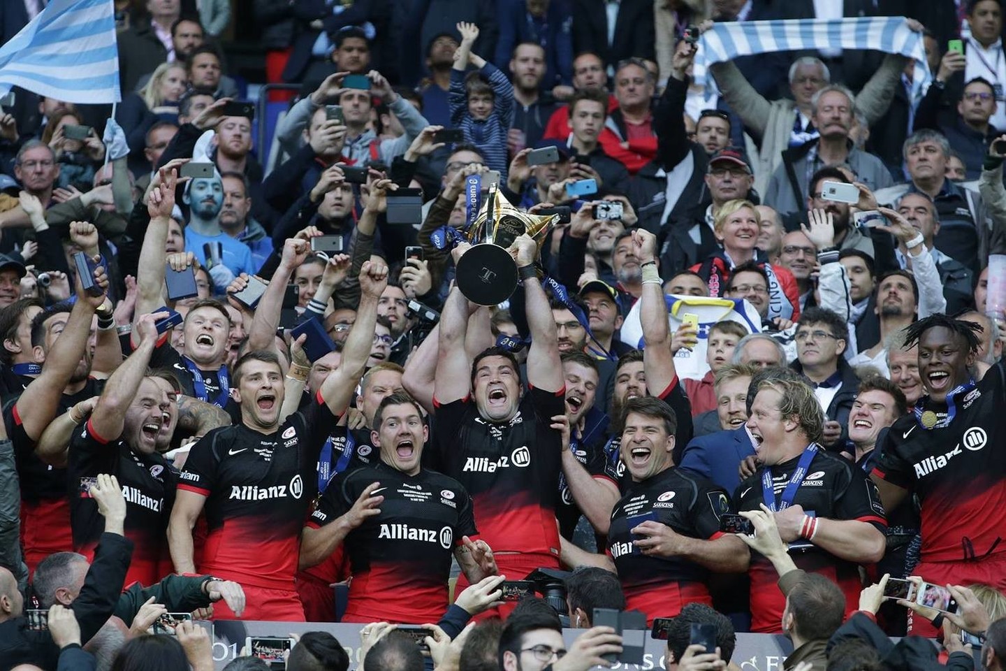 Pasibaigusiame stipriausiame Europos klubiniame regbio turnyre – Čempionų taurėje pirmą kartą triumfavo Londono „Saracens“ klubas.