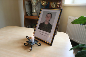 Aistros dėl kario mirties – ar medikai dirbo aplaidžiai?