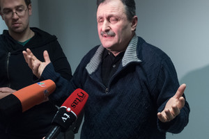 Po autobuso ratais žuvus močiutei su anūke – ginčai teisme
