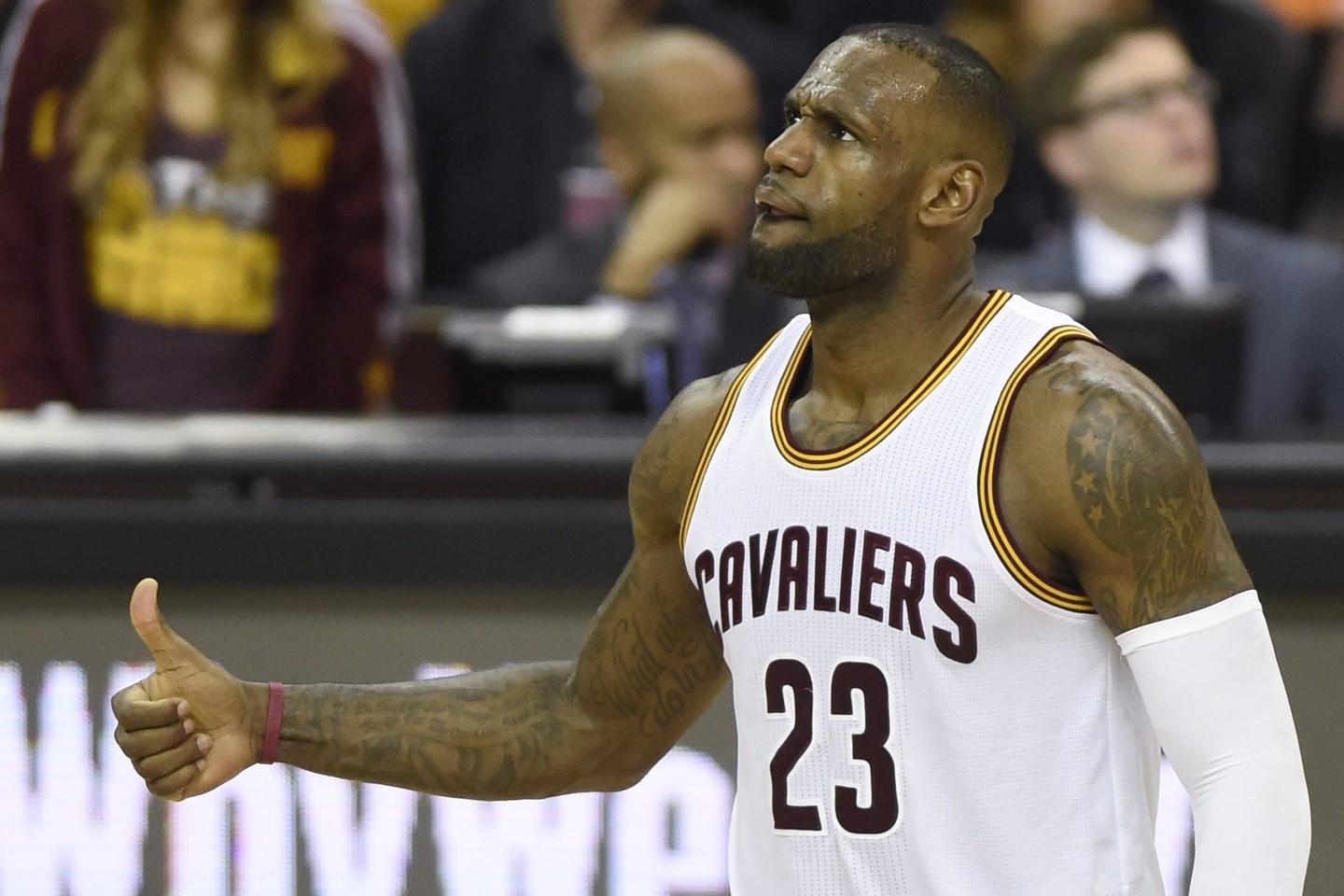 „Cavaliers“ be gailesčio sutraiškė „Raptors“ pirmame Rytų konferencijos finalo mače.