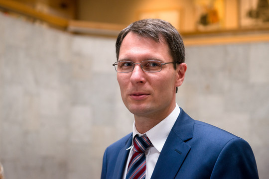 Viceministras: dvigubas pavardžių rašymas – grėsmė saugumui