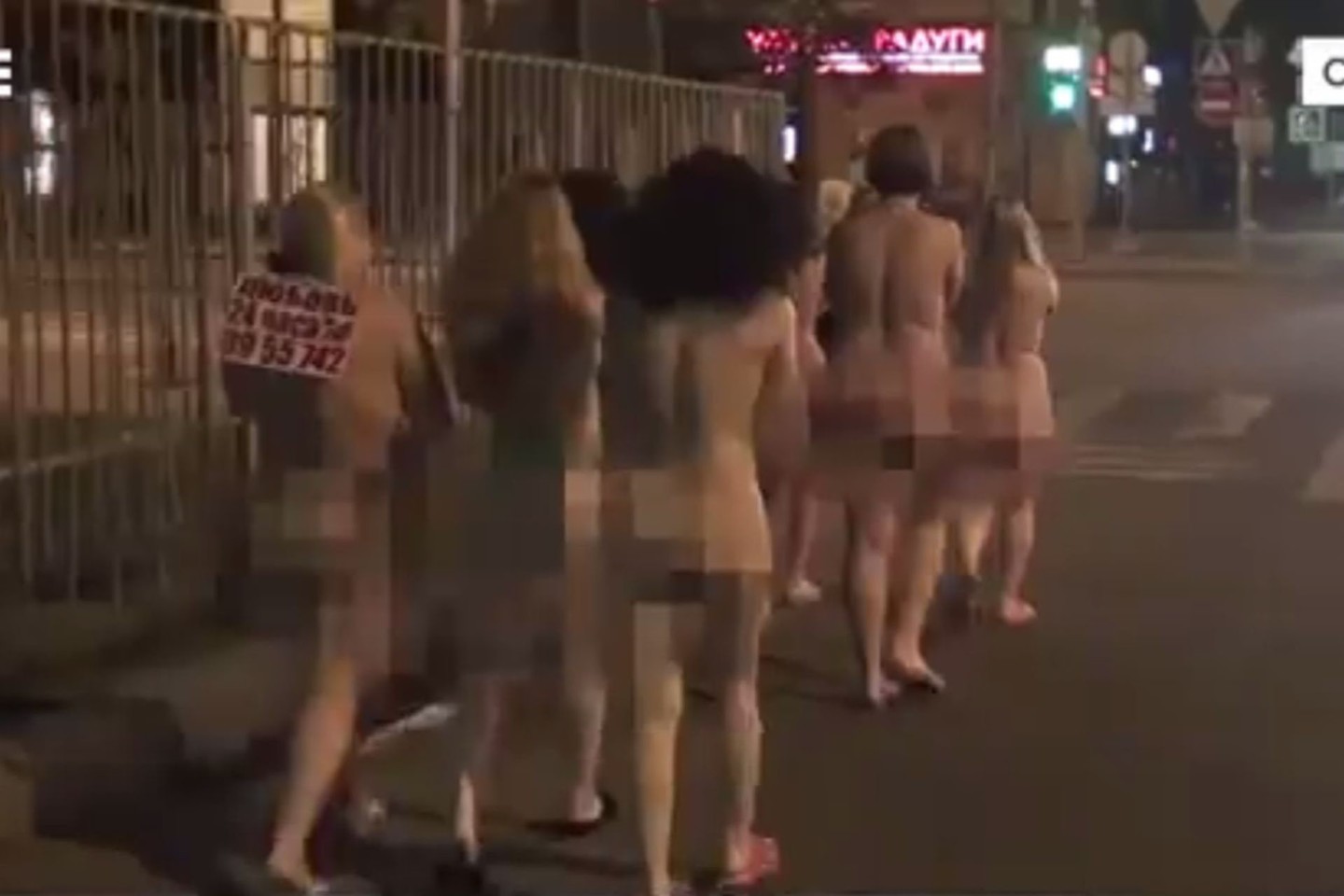 Nutekintame vaizdo įraše matyti, kaip aktyvistai žemina ir gąsdina prostitutes.
