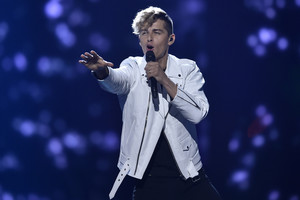 Kaip skambėjo „nuogi“ D. Montvydo ir kitų balsai „Eurovizijoje“?