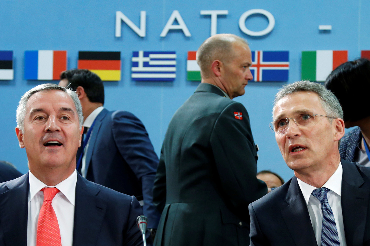 NATO generalinis sekretorius ketvirtadienį pareiškė, kad Aljansas gali išplėsti savo pagalbą JAV vadovaujamai kovai prieš džihadistų judėjimą „Islamo valstybė“ (IV) Irake ir Sirijoje, pasiųsdama modernių žvalgybos lėktuvų.