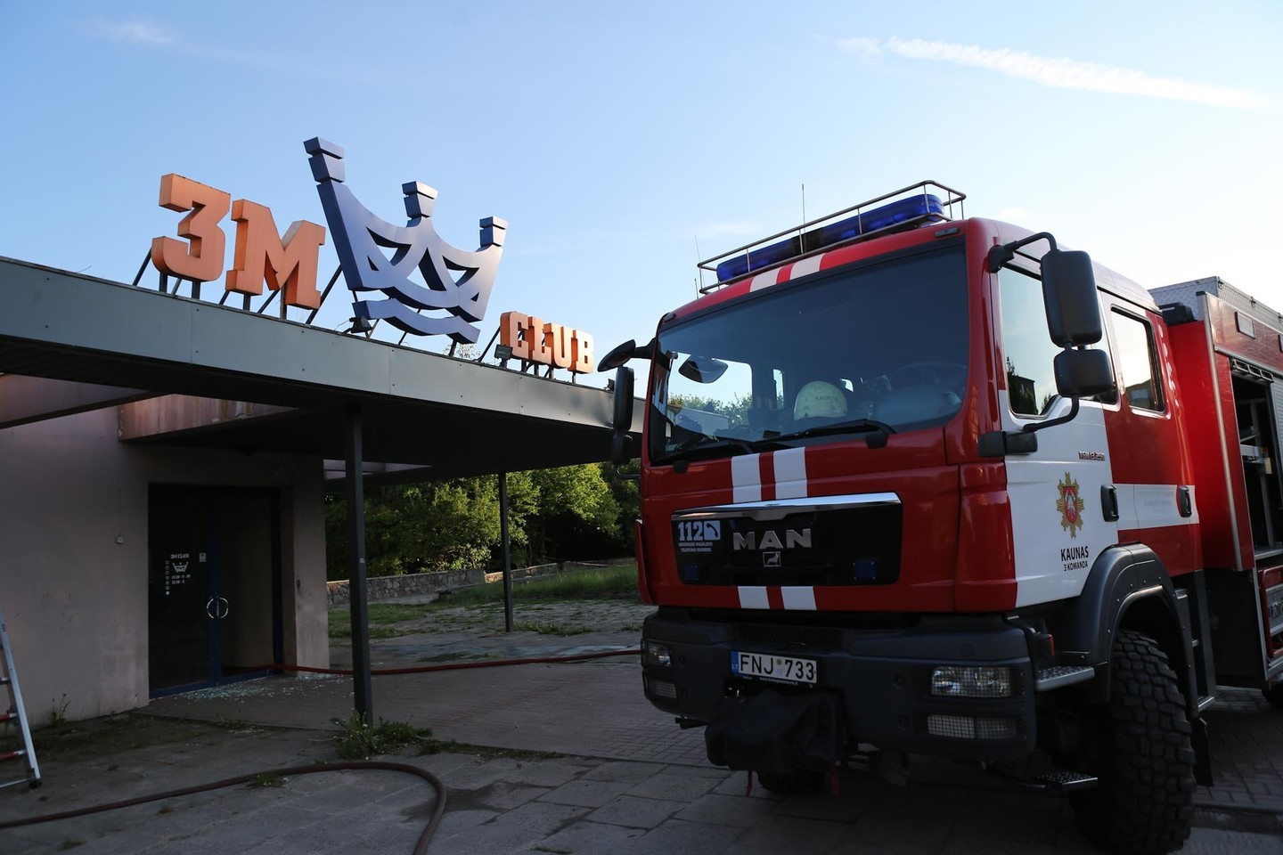 Šeštadienio pavakare Kaune kilo didelis gaisras – suliepsnojo buvęs restoranas „Trys mergelės“.