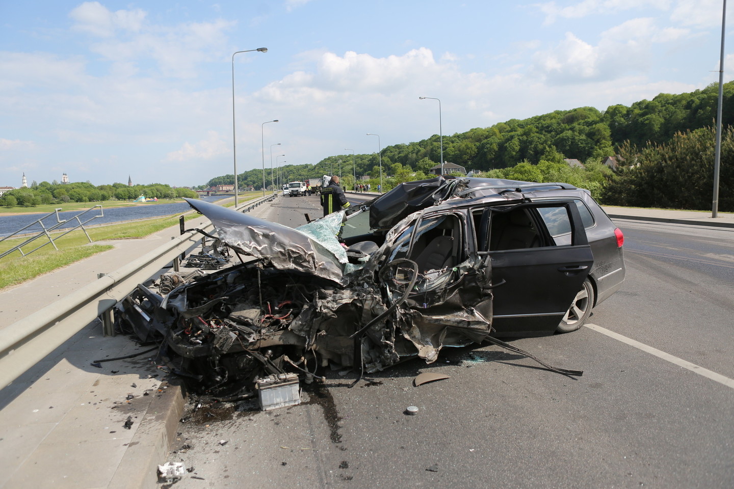 Kaune per avariją susidūrus vilkikui ir lengvajam automobiliui sunkiai sužeista mergina.