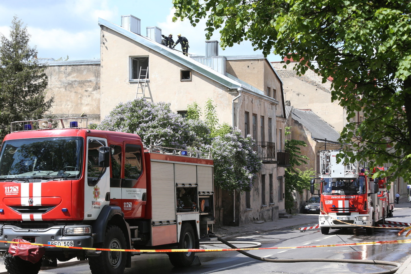 Gesinti gaisro sostinės Liepkalnio gatvėje išsiųsta PGT komanda.