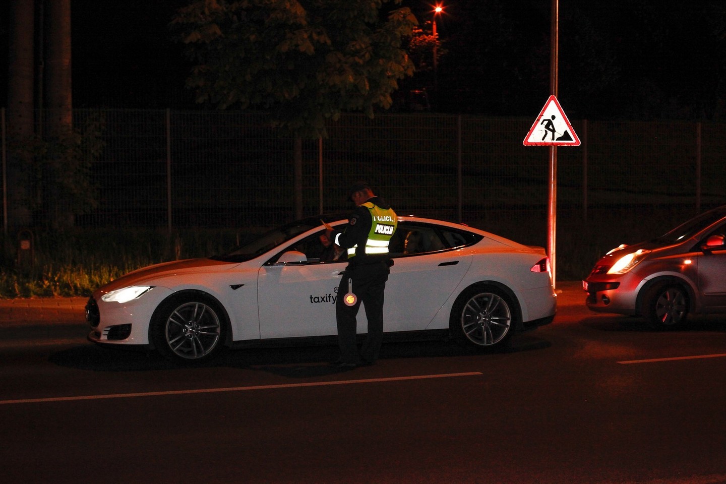 Šeštadienio naktį sostinės gatvėse policijos pareigūnams įkliuvo vos vienas girtas vairuotojas.<br>Dominyko Lauručio nuotr.