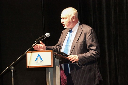 „Darbiečiai“ prašo skubiai surengti valdančiųjų politinę tarybą