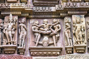 Indijos šventyklų skulptūros drovuolius trikdo nešvankybėmis