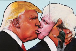 Lietuvių įkvėpti britai šaiposi iš D. Trumpo ir B. Johnsono