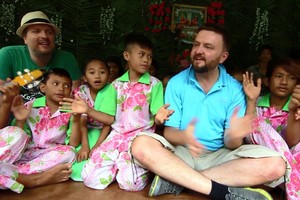 Pamatykite: ką Filipinuose be žmonų veikė Stano ir D. Zvonkus?