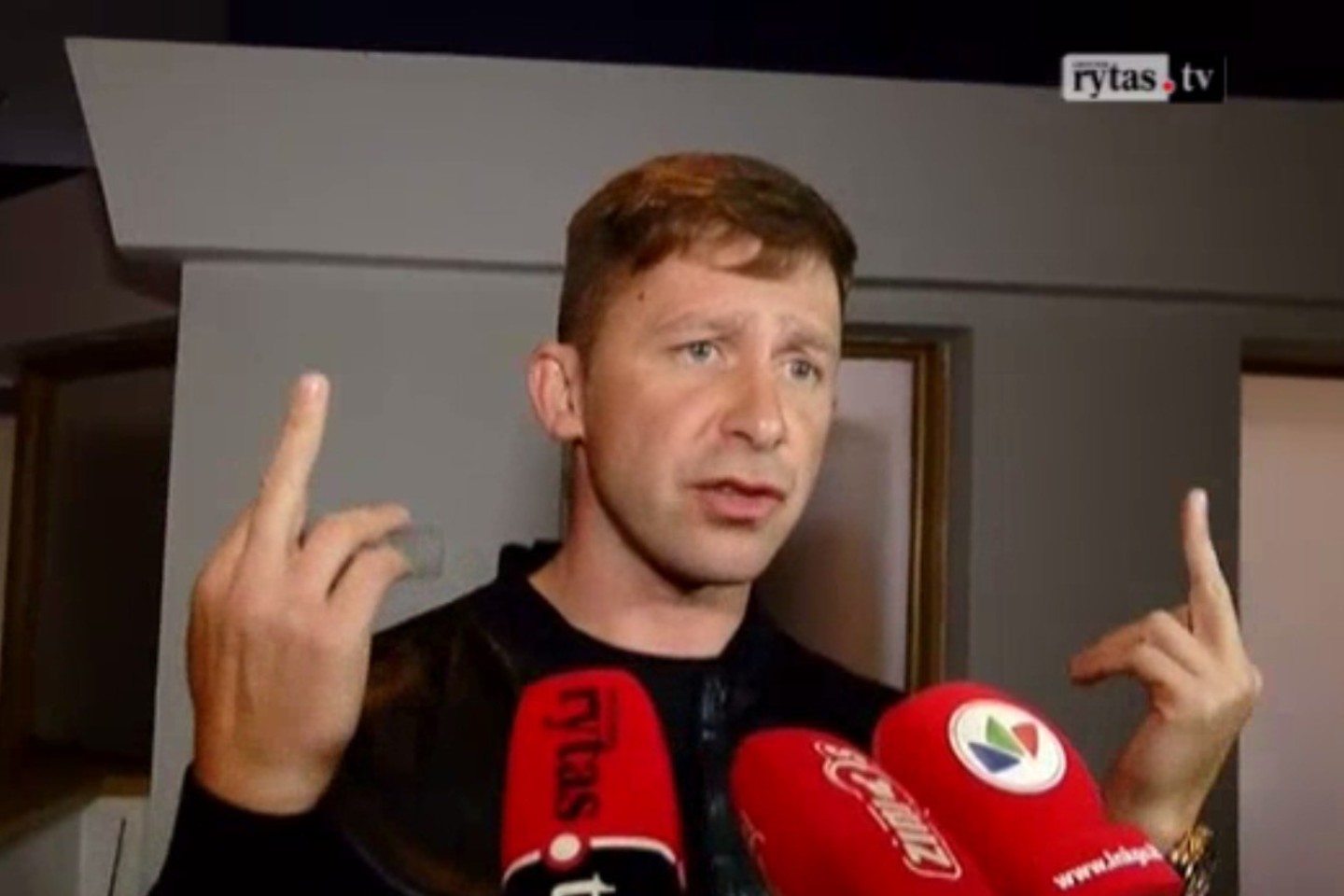 E.Dragūną kaltinantis asmuo siekia prisiteisti beveik 104 tūkstančius eurų.