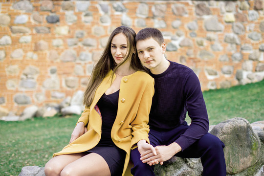 Krepšininko Deniso Lukašovo mylimoji ilgesį malšina siuvinėdama