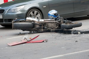 Per avariją Vilniuje nukentėjo motociklininkas