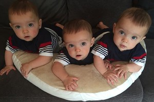 Mamai šokas: jos trynukai – genetiškai absoliučiai vienodi