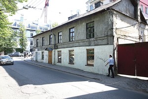 Bare, prie kurio užmuštas žmogus, vėl bus prekiaujama alkoholiu