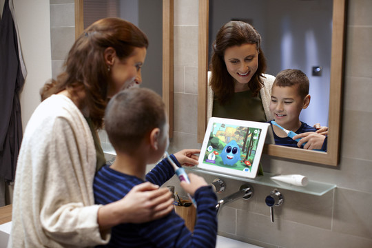 Su „Philips Sonicare For Kids“ vaikai dantis valo geriau