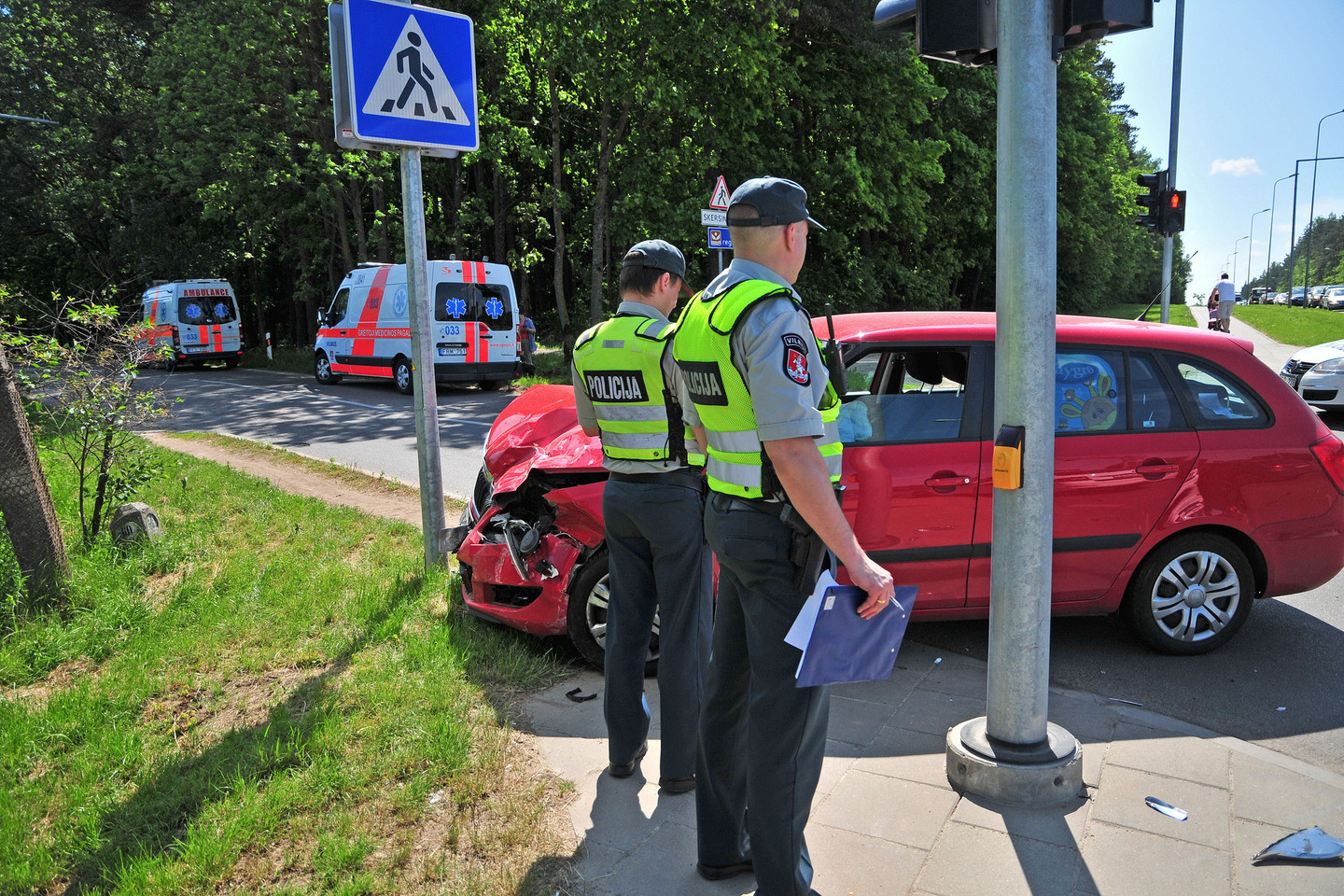 Savaitgalio avarijose Lietuvoje sužeisti 42 monės.