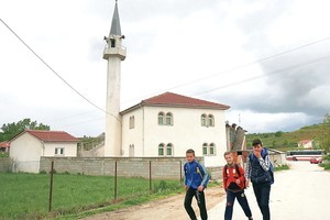 Kosove bręsta bėda: nevaldomai auga nauja džihadistų karta